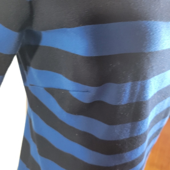 Womans Ann Taylor  Blue/Black Striped Knit Dress Short Sleeve Size Medium - Picture 2 of 7